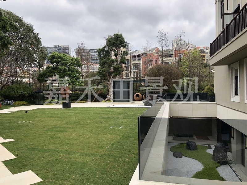 夏季別墅花園如何養(yǎng)護(hù)？